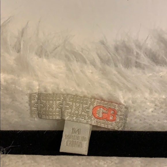 size M White fluffy button up sweater - Picture 5 of 7